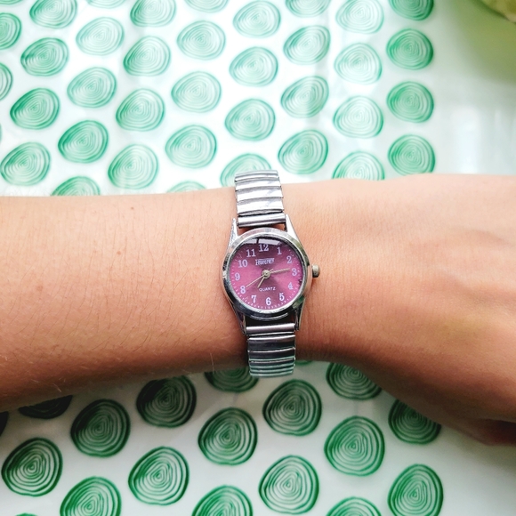 Vintage Featurely Quartz Silver Burgundy Stretch Watch - Picture 2 of 12